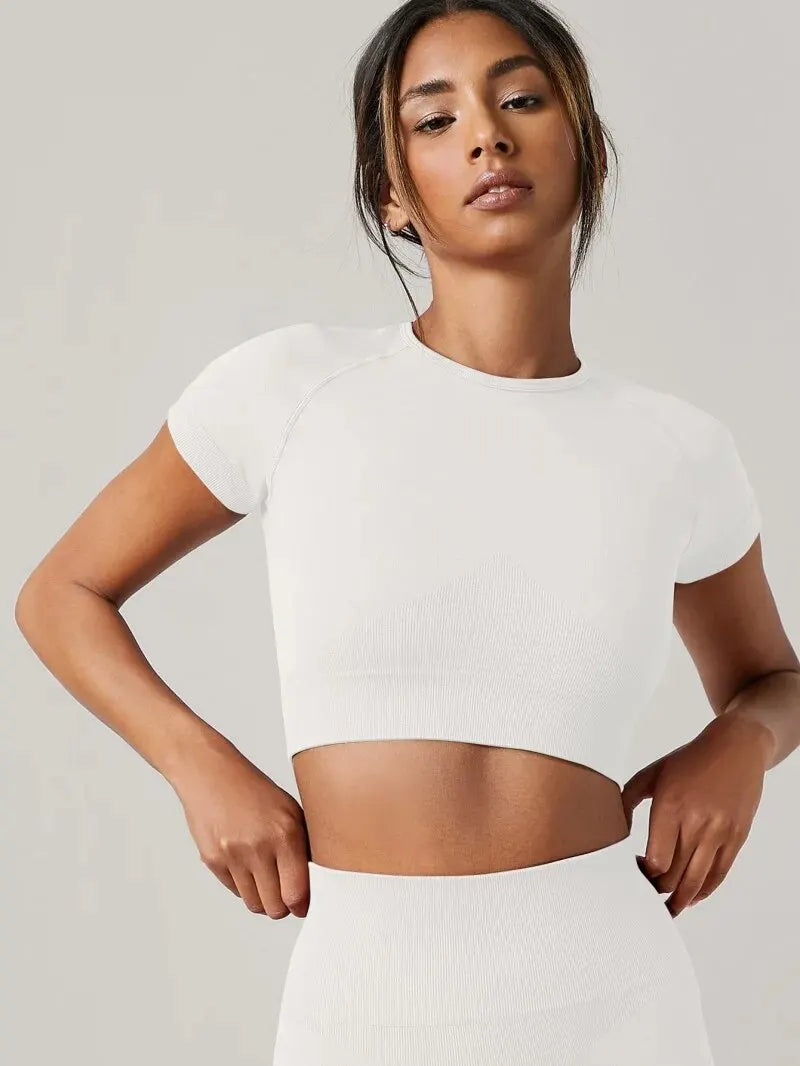 Crop top seamless blanco de manga corta para mujer, vista frontal